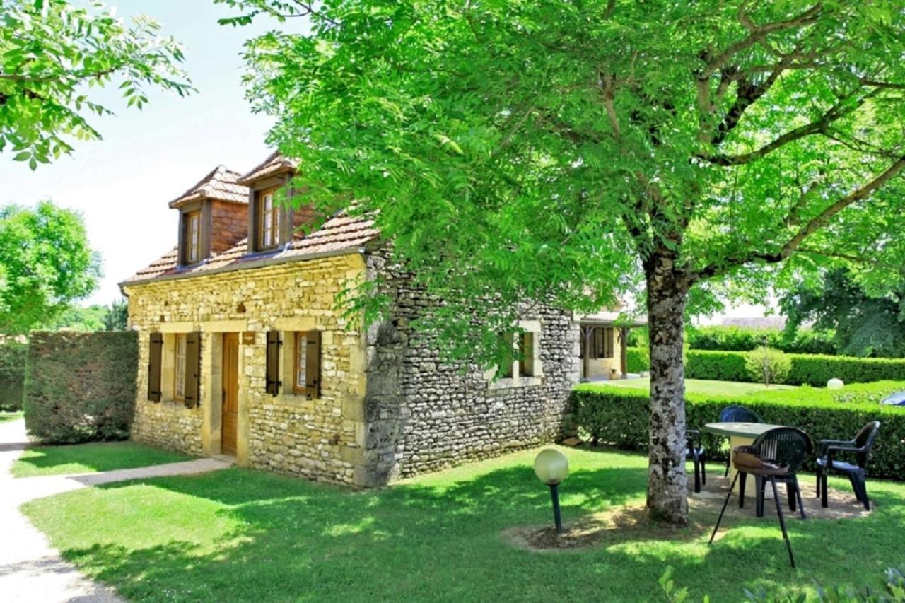 Combas Village De *